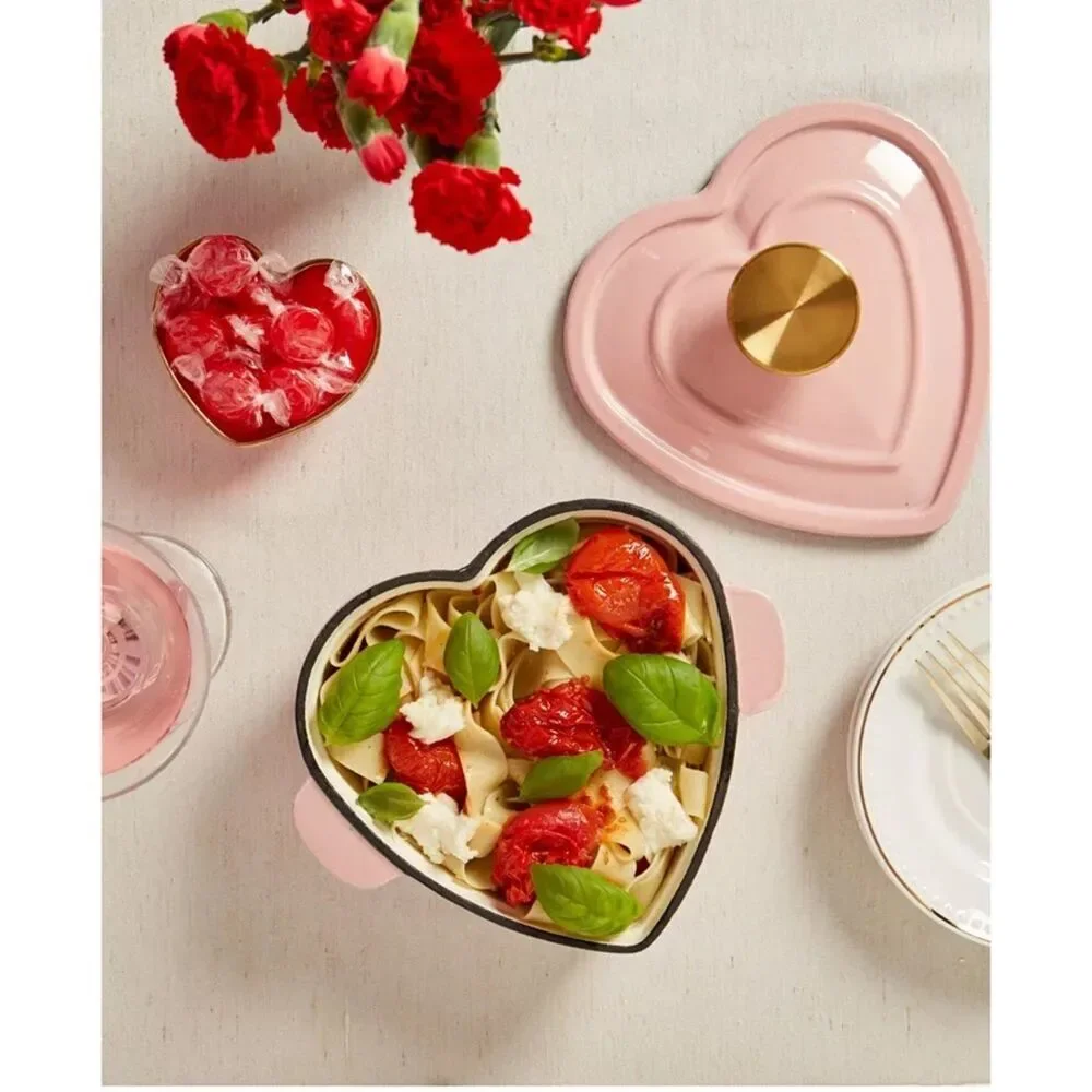 SMITH AND CLARK IRONWORKS 1qt Cast Iron Heart Shaped Dutch Oven Dish